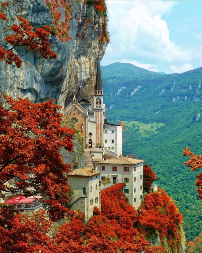 Italian Rural External Colours Italy…an Autumn palette of pure beautiful colour and chestnuts of ...
